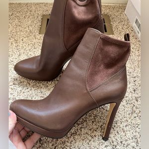 Nine West Quanette Brown Booties - Size 8